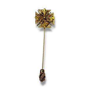 Mode Art Arthur Pepper Gold Tone Stick Pin Maltese Cross Pin Cap